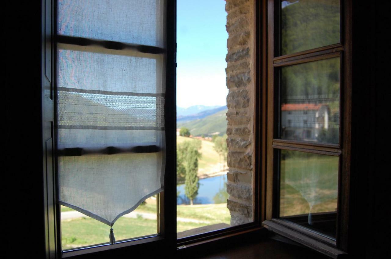 Appartamenti Cenni - Relais Su Lago Varsi ภายนอก รูปภาพ