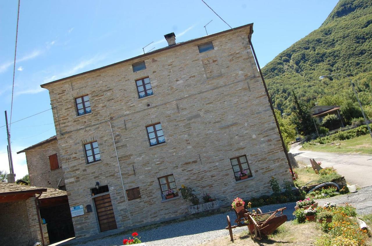 Appartamenti Cenni - Relais Su Lago Varsi ภายนอก รูปภาพ